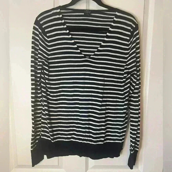 Gap Stripe V-neck Sweater - Picture 1 of 6
